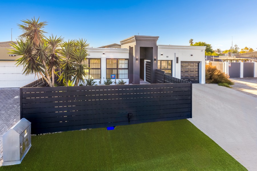 3 Bedroom Property for Sale in Highbury Western Cape